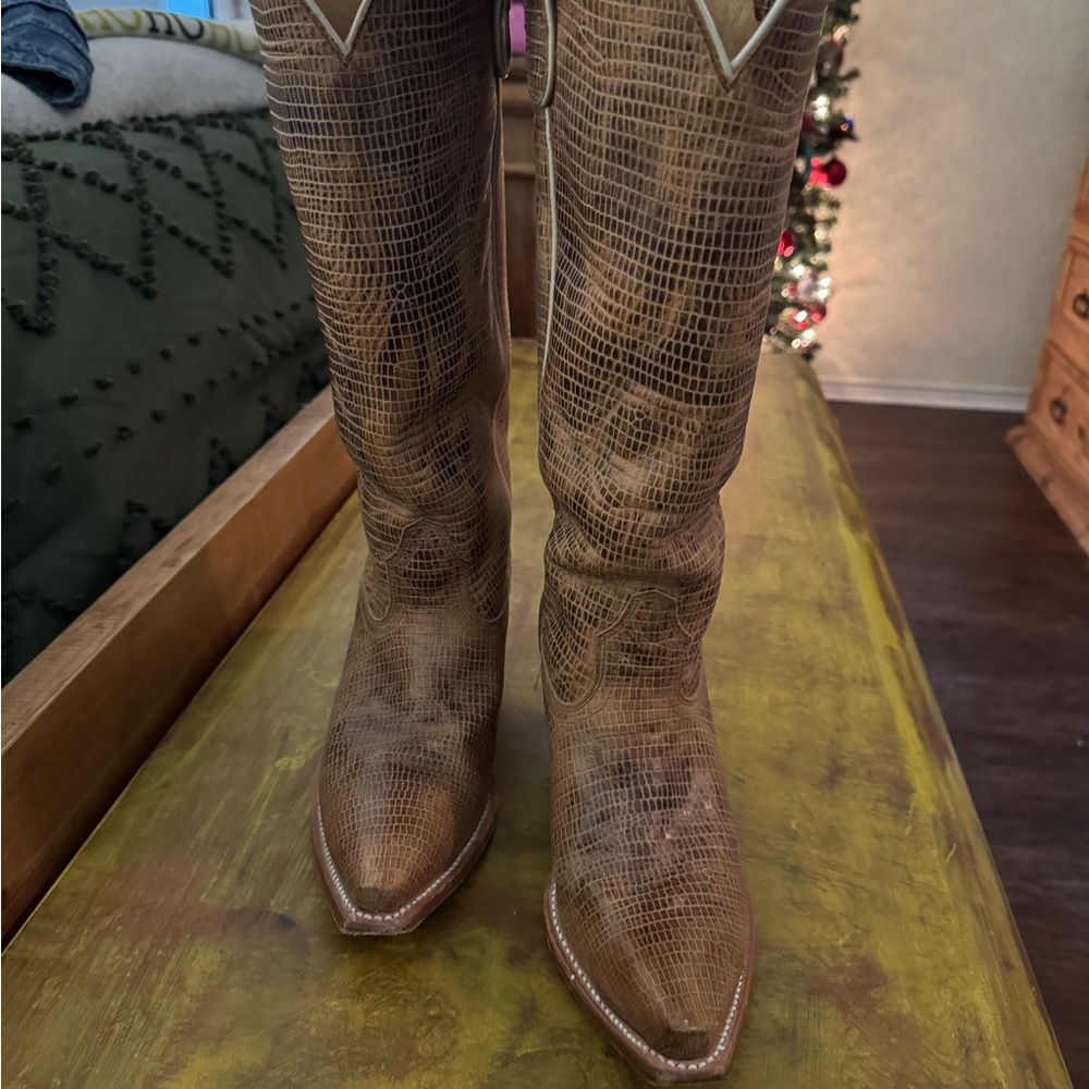Brown Crocodile Pattern Cowboy Boots